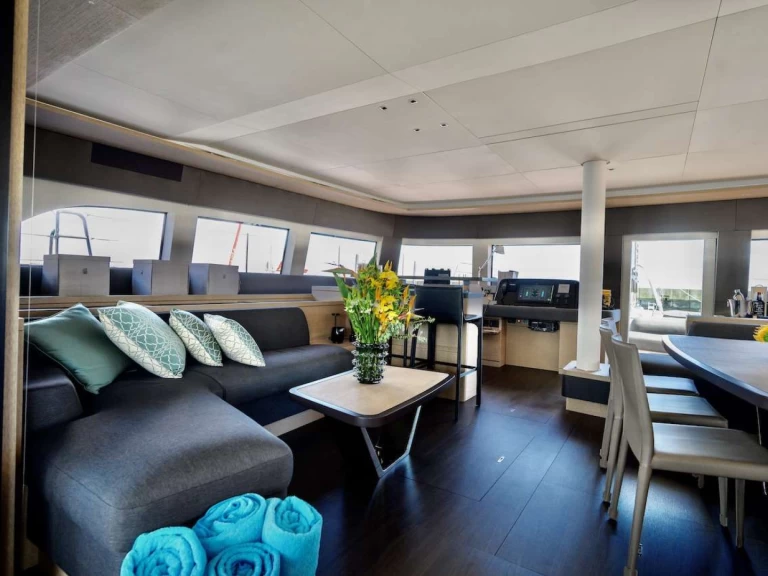 Yacht charter Barcelona - Lagoon Lagoon Sixty5 2025 on SamBoat