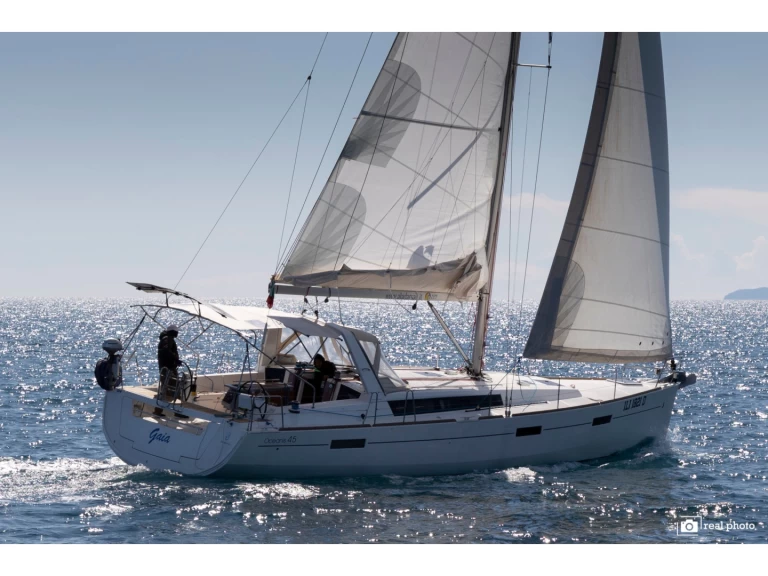 Yacht charter Cannigione - Bénéteau Oceanis 45 on SamBoat
