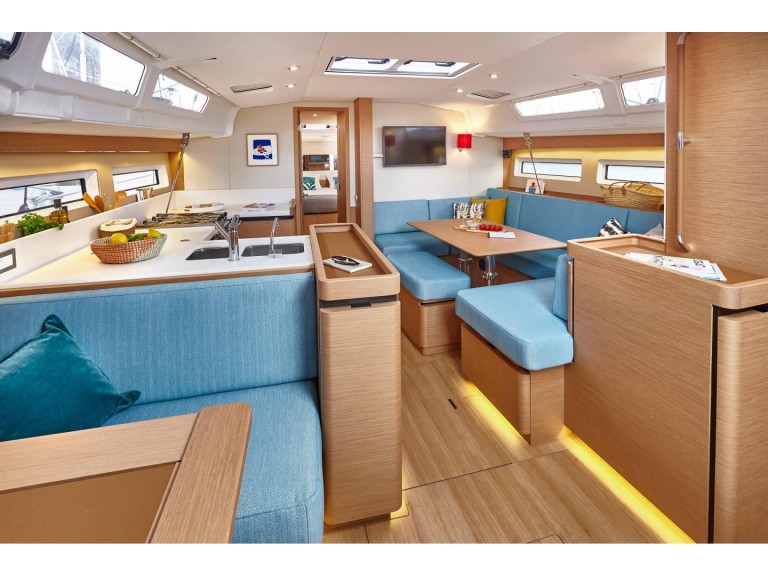 Hire a Jeanneau Sun Odyssey 490 Puntone