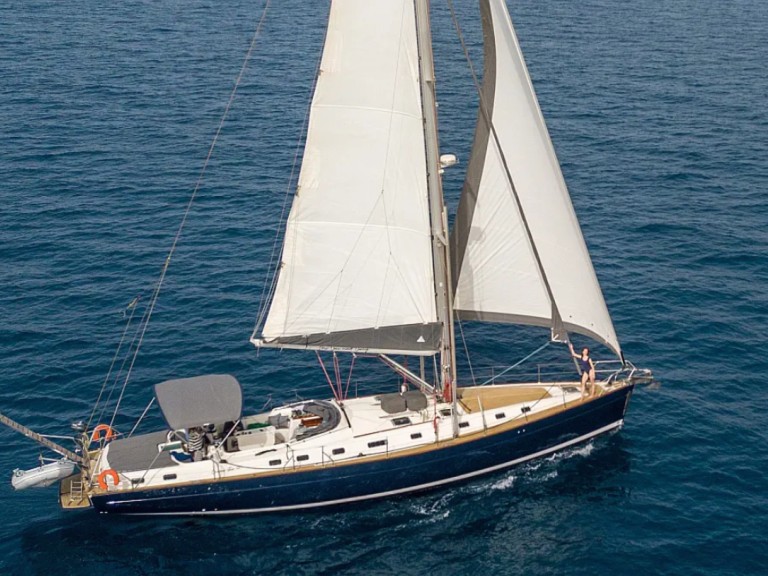Sailboat to hire Alimos at the best price