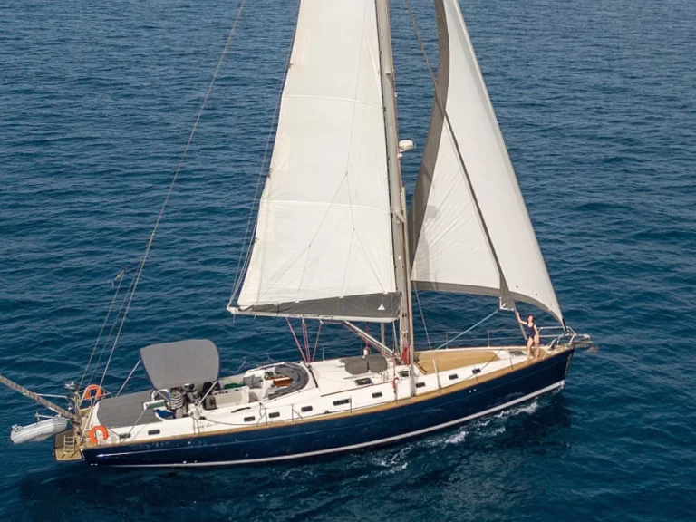 Sailboat to hire Alimos at the best price