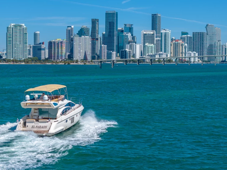 Yacht charter Miami Beach - Azimut Azimut 53 Fly on SamBoat