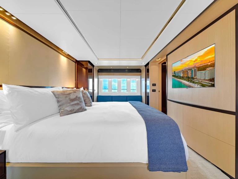 Yacht charter Miami - Azimut Azimut 84 Sky  on SamBoat