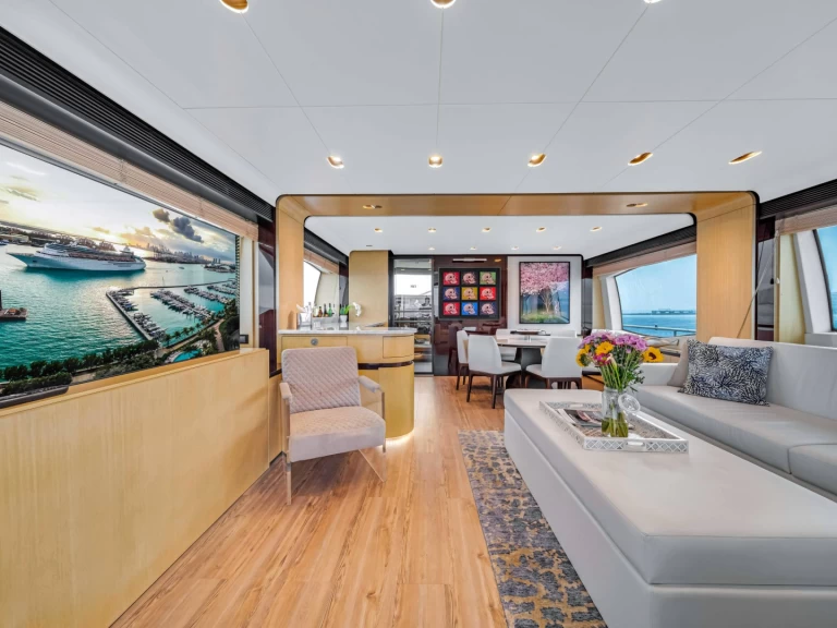 Yacht hire Miami cheap Azimut 84 Sky 