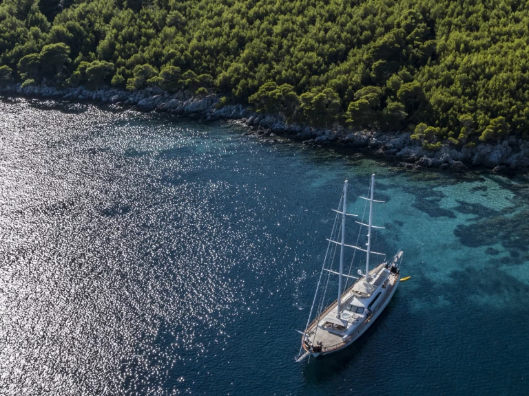 Hire a  Luxury Sailing Yacht Split