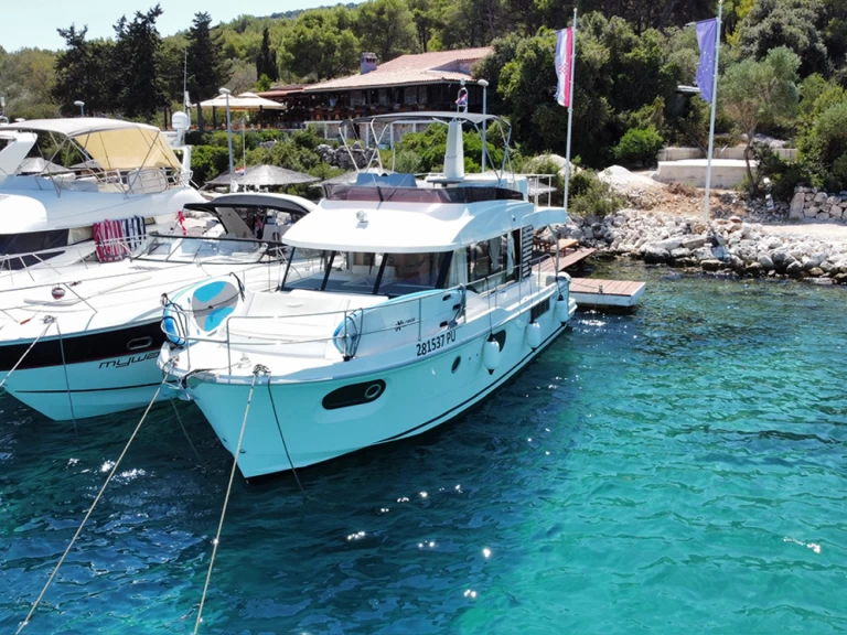 Bénéteau Swift Trawler 41 Fly charter bareboat or skippered in  Biograd na Moru