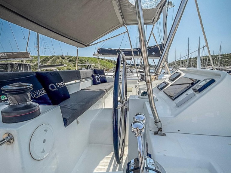 Charter a Lagoon Lagoon 450 F in Primošten on Samboat