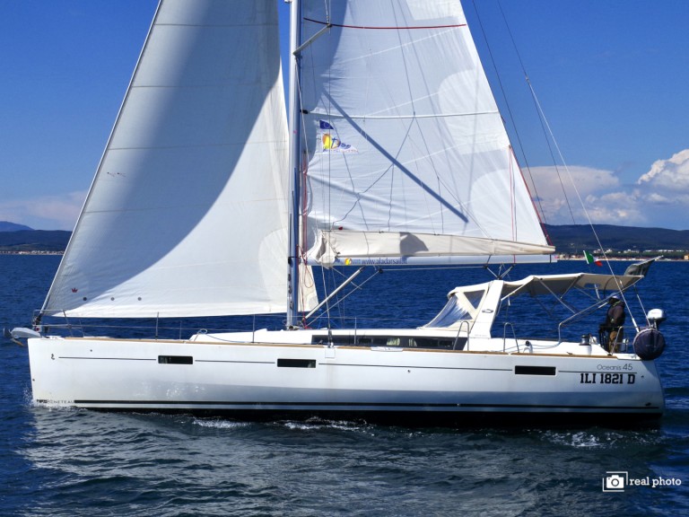 Yacht charter Cannigione - Bénéteau Oceanis 45 on SamBoat
