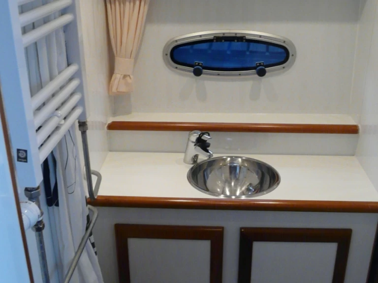 De Drait Deluxe 42 charter bareboat or skippered in  Drachten