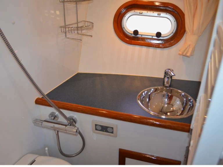 Motorboat to hire Drachten at the best price