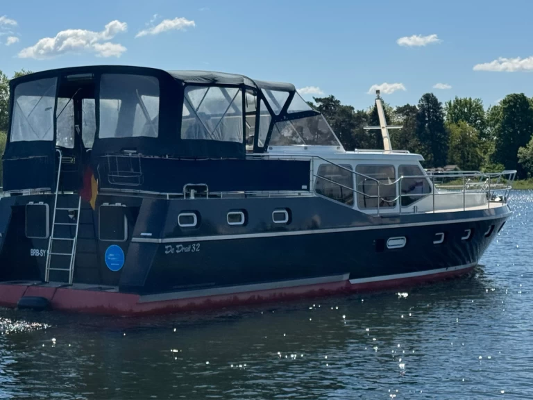 Hire Motorboat with or without skipper De Drait Drachten