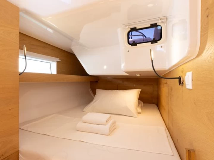 Hire Sailboat Elan with a boat licence