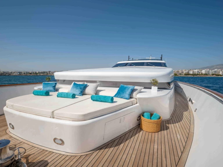 Hire Luxury Yacht with or without skipper Cantieri Di Pisa Alimos