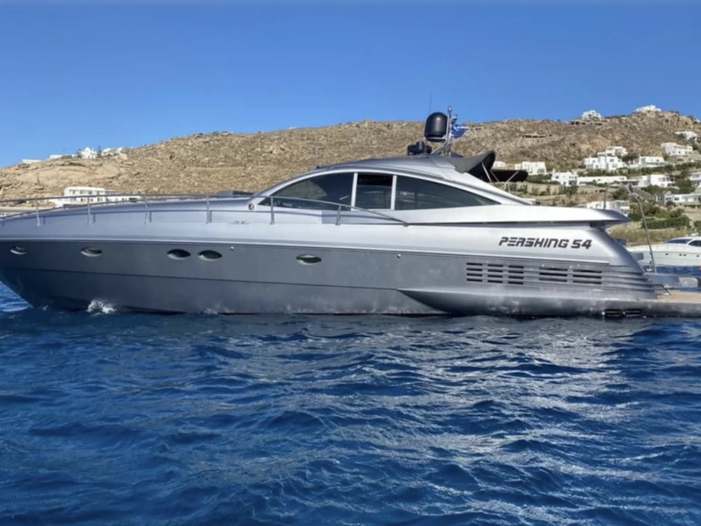 Hire Luxury Yacht Pershing with a boat licence
