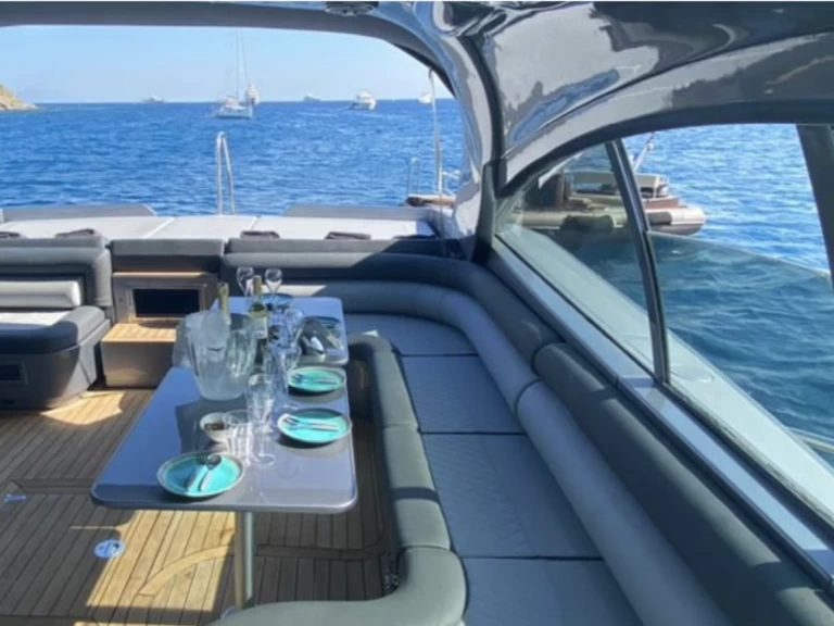 Pershing Pershing 54 charter bareboat or skippered in  Mykonos (City)