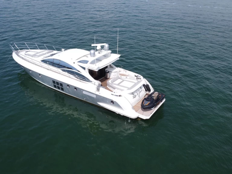 Azimut Azimut 62 S charter bareboat or skippered in  Miami