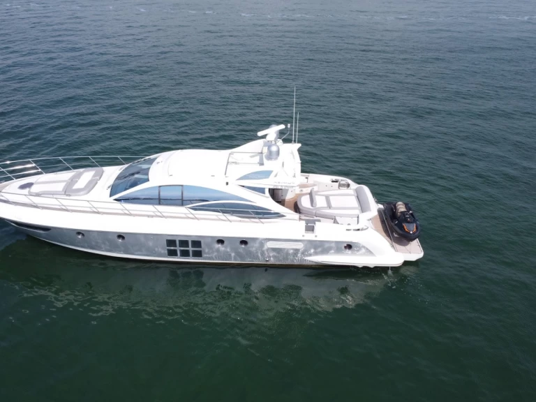 Yacht charter Miami - Azimut Azimut 62 S on SamBoat