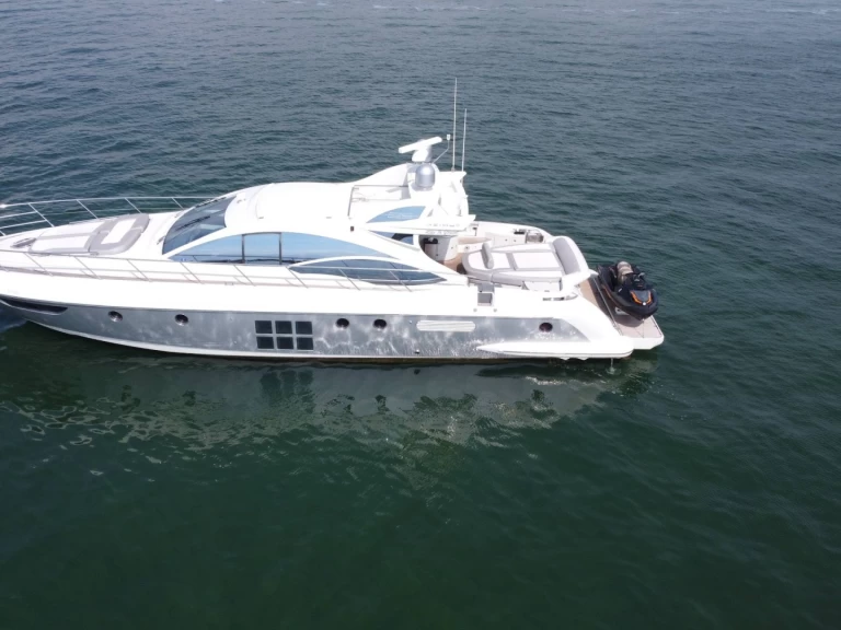 Hire a Azimut Azimut 62 S Miami