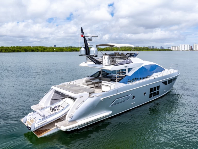 Luxury Yacht to hire Miami at the best price