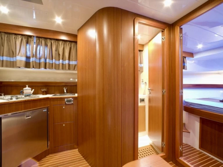 Charter a Apreamare Gozzo 38 in Sorrento on Samboat