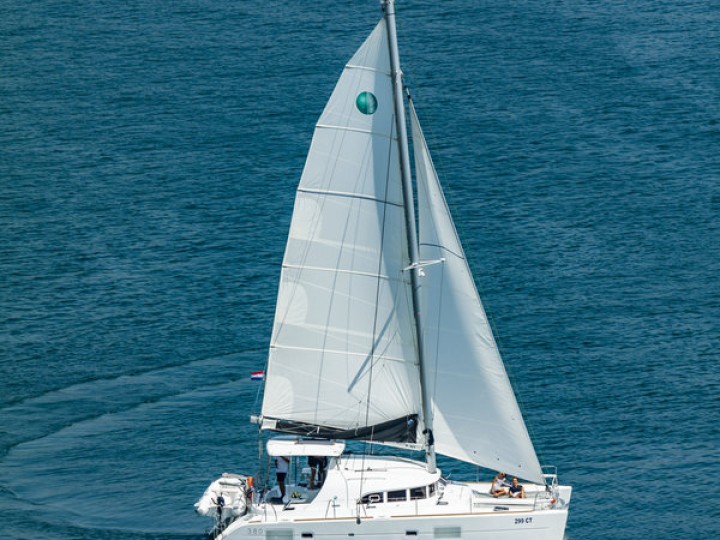 Hire Catamaran with or without skipper Lagoon Komolac