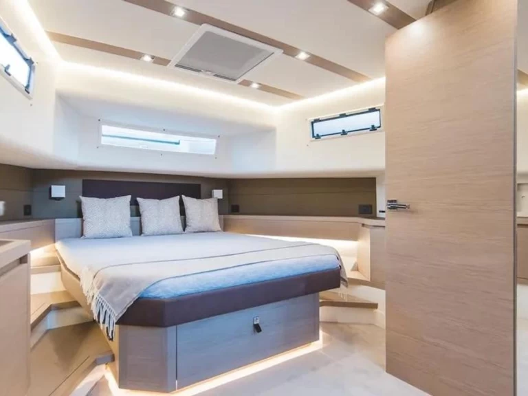 Motorboat to hire Ibiza Town at the best price