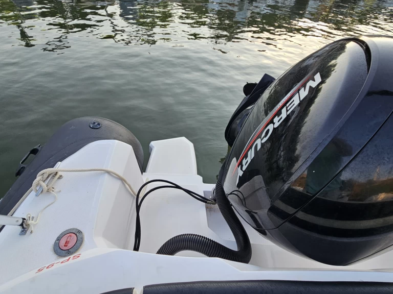 Hire a Selva Selva 640 Sanary-sur-Mer