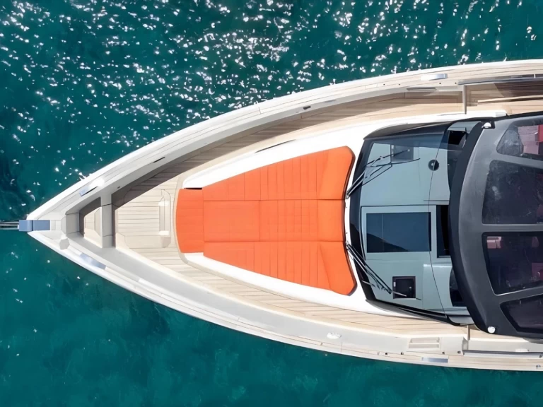 Hire Motorboat Fjord with a boat licence