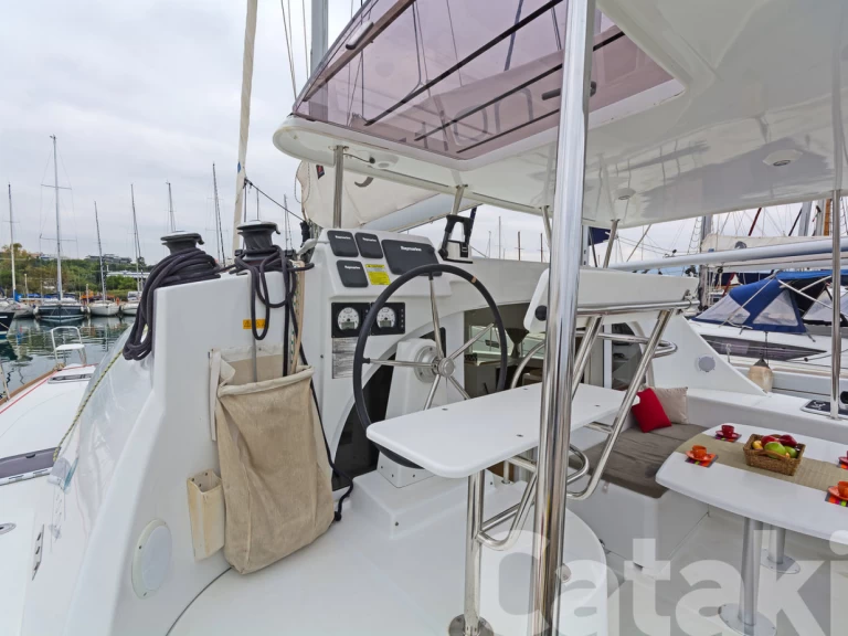 Hire Catamaran with or without skipper Lagoon Lávrio