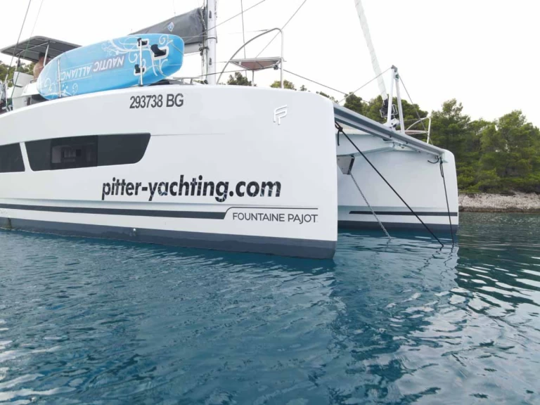 Catamaran to hire Pula at the best price