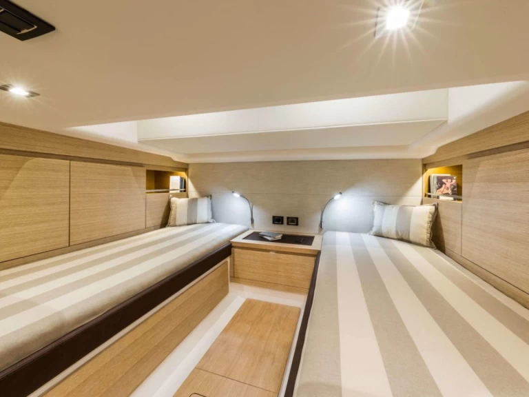 Motorboat to hire Ibiza Town at the best price