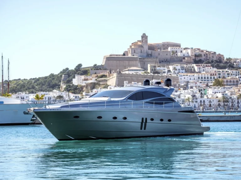 Yacht charter Ibiza Town - Pershing Pershing 62 on SamBoat