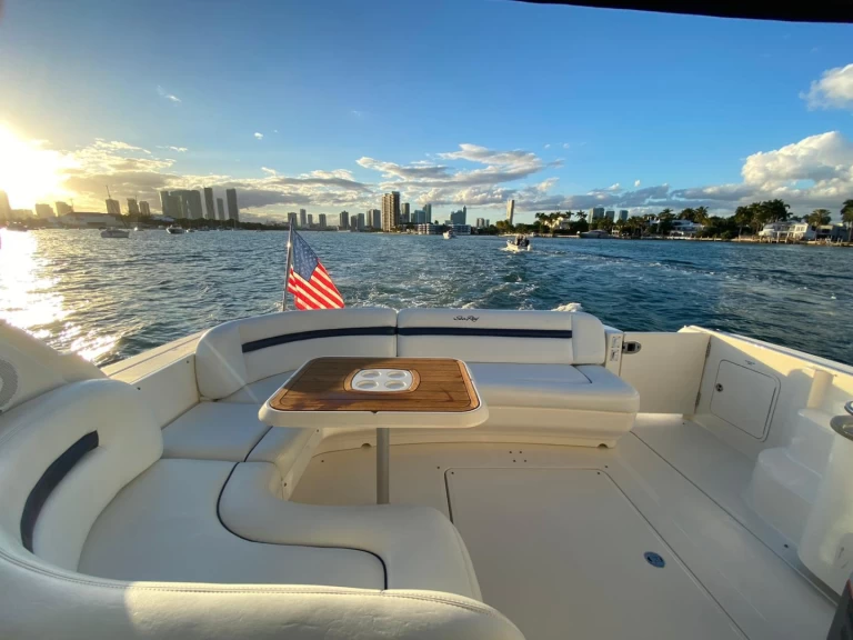 Yacht charter Miami Beach - Sea Ray Sea Ray 480 Sundancer on SamBoat
