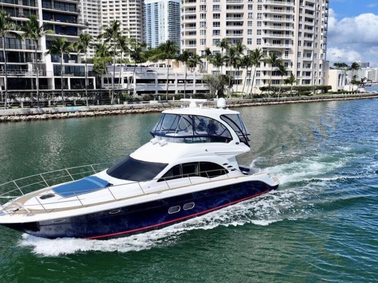 Luxury Yacht hire in Miami - Sea Ray 56