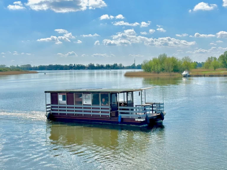 Yacht hire Radewege cheap TS1000