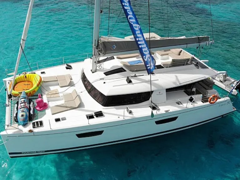 Catamaran hire in Lefkáda - Fountaine Pajot Saba 50