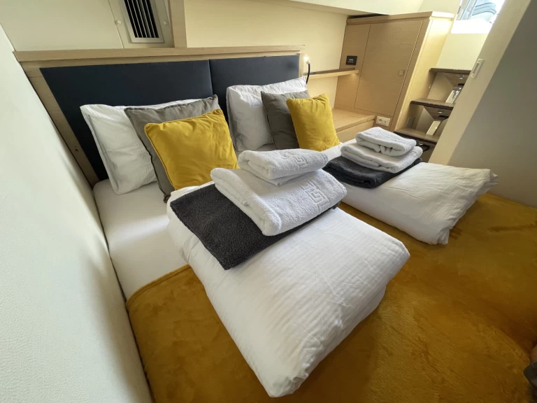 Catamaran hire in Lefkáda - Fountaine Pajot Saba 50