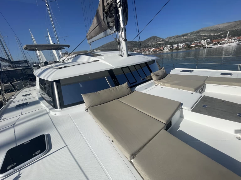 Hire Catamaran with or without skipper Fountaine Pajot Lefkáda