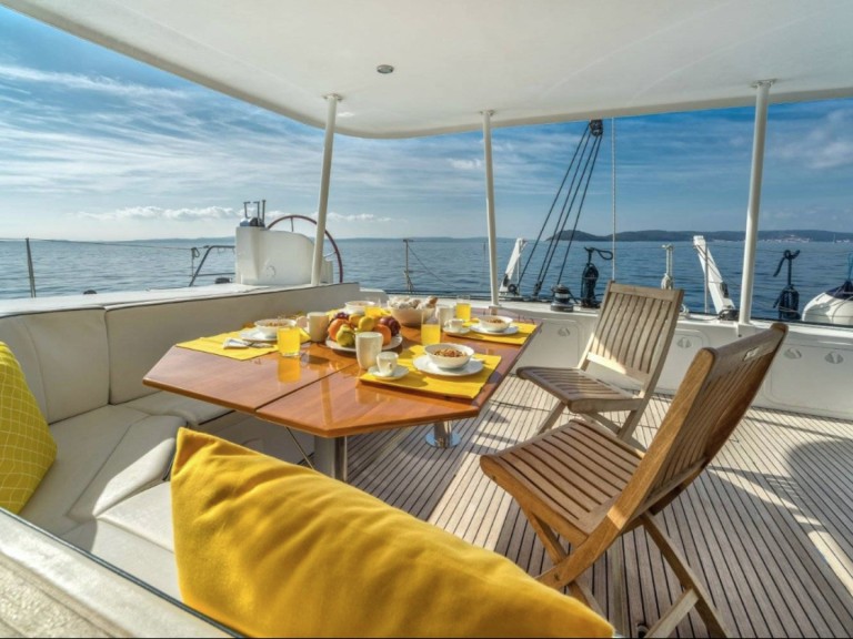 Hire Catamaran with or without skipper Lagoon Fort-de-France