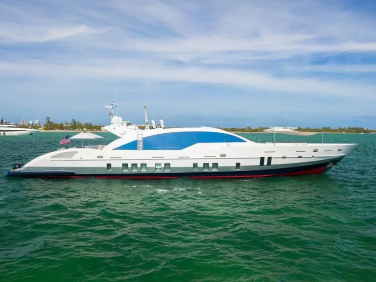 Luxury Yacht hire in Miami Beach - Tecnomar 120