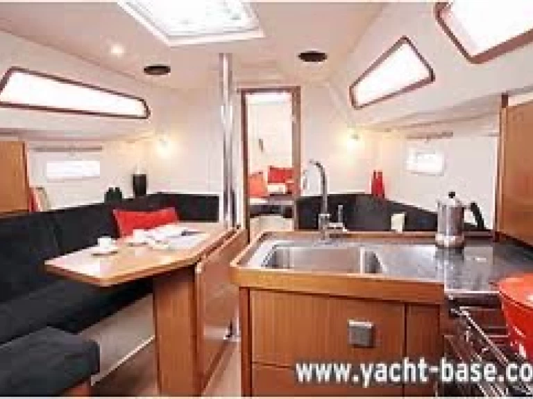 Hire Sailboat with or without skipper Hanse Barcelona