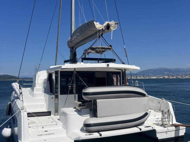 Charter a Bali Bali 4.2 in Préveza on Samboat