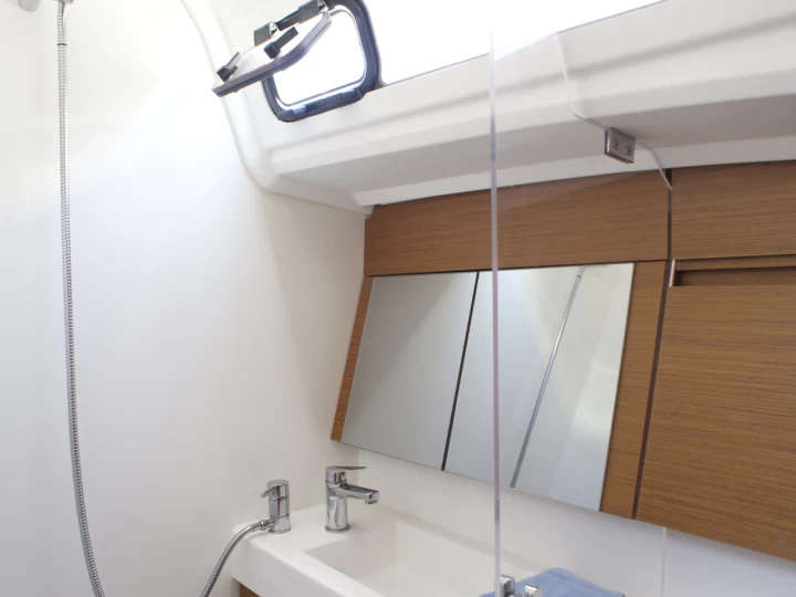 Yacht hire Skiathos cheap Sun Odyssey 41