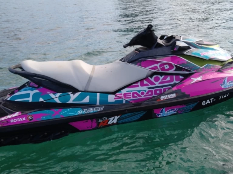 Hire a Bombard Wale prop230 San Antonio Port