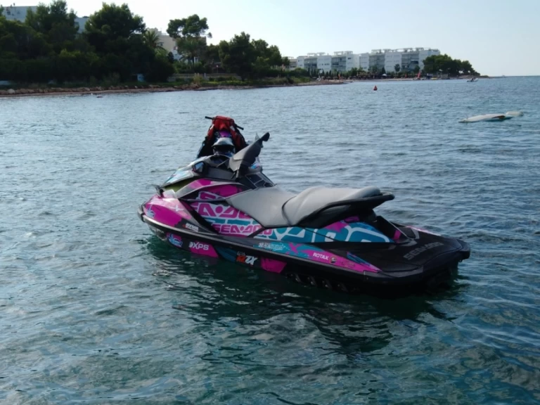 Jet ski hire in San Antonio Port - Bombard Wale prop230