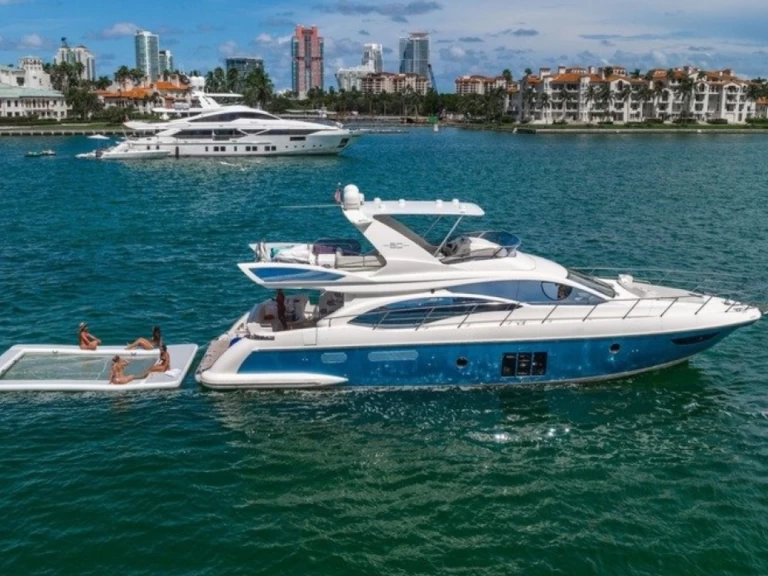Yacht hire Miami Beach cheap Azimut 60 Fly