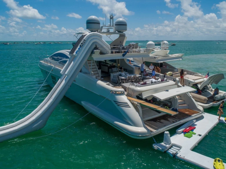Yacht hire Miami Beach cheap 103’ azimut S 