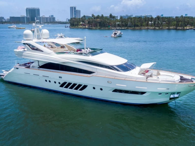 Yacht charter Miami Beach - Dominator 100’ Dominator on SamBoat