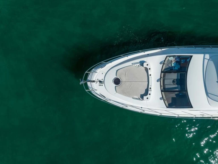 Charter a Azimut Azimut 60 Fly in Miami on Samboat