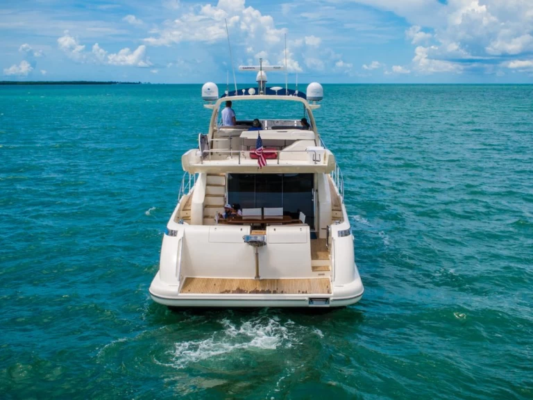 Yacht hire Miami Beach cheap Azimut 62 Fly